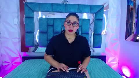 Snapshot of catalina_bustos chatting on 02.26.25 Catalina bustos online show from 02.26.25
