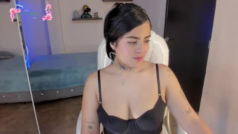Snapshot of catalina_naughtyy chatting on 03.06.25 Catalina online show from 03.06.25
