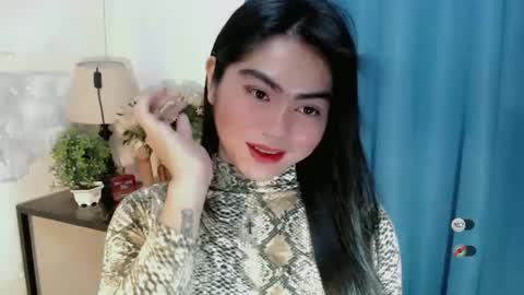 Snapshot of cathy_ho chatting on 12.14.24 cathy_ho online show from 12.14.24
