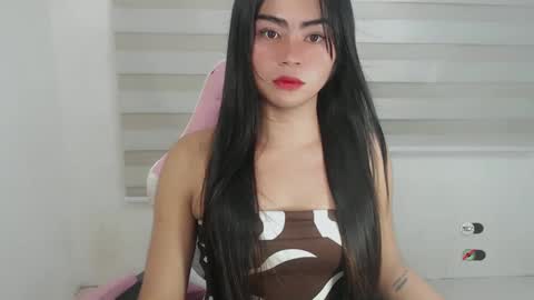 Snapshot of cathy_ho chatting on 01.11.25 cathy_ho online show from 01.11.25