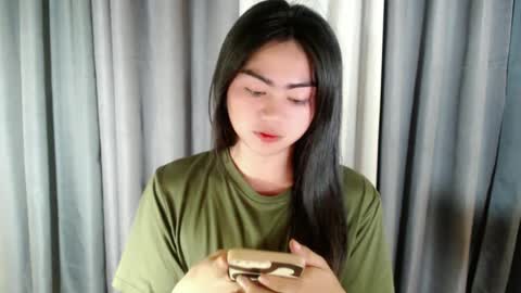 Snapshot of cathy_ho chatting on 02.12.25 cathy_ho online show from 02.12.25