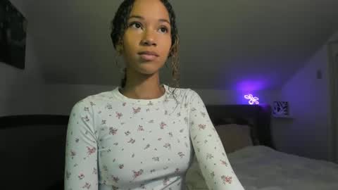 Snapshot of cedaya555 chatting on 12.04.24 CEDAYA555 online show from 12.04.24