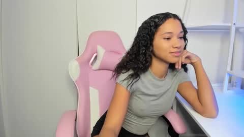 Snapshot of cedaya555 chatting on 02.18.25 CEDAYA555 online show from 02.18.25