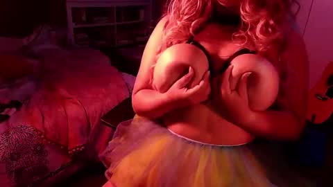 Snapshot of ceecee868652 chatting on 09.14.25 CeeCee online show from 09.14.25