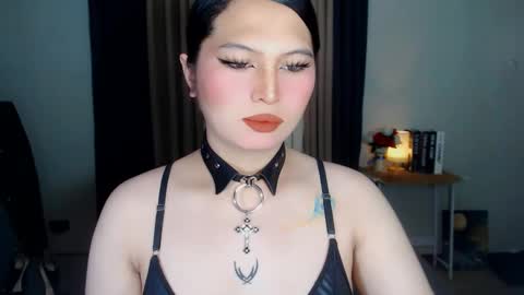 Snapshot of celestehollywood chatting on 03.10.25 CELESTE IGYoshi Tian online show from 03.10.25