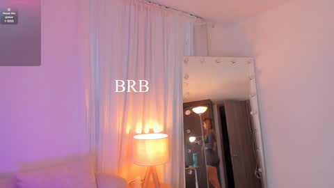 Snapshot of celia_dubois chatting on 01.28.25 Ari online show from 01.28.25