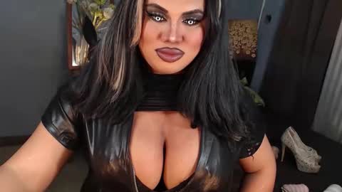 Snapshot of cellinekittcumerr chatting on 10.11.25 cellinekittcumerr online show from 10.11.25