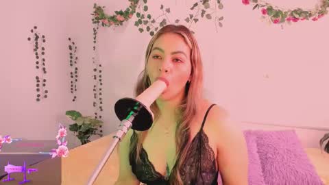 Hello guys my name is Sofi and Lizzie and  Vanessa online show from 11.27.25