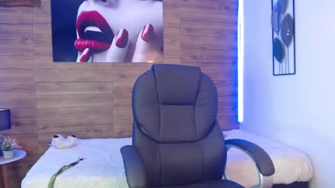 Snapshot of cerokershelby chatting on 12.27.24 Ceroke online show from 12.27.24