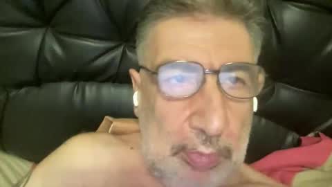 Snapshot of champsex305610 chatting on 11.17.25 champsex305610 online show from 11.17.25