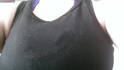 Snapshot of chanell15 chatting on 01.27.25 Fabi online show from 01.27.25