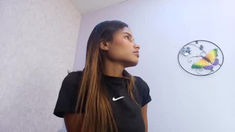 Snapshot of chantal_taylor_ chatting on 10.15.25 Raquel online show from 10.15.25