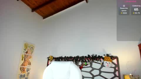 Snapshot of chantall_smith chatting on 12.31.24 online show from 12.31.24