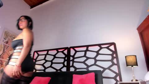 Snapshot of chantall_smith chatting on 01.15.25 online show from 01.15.25