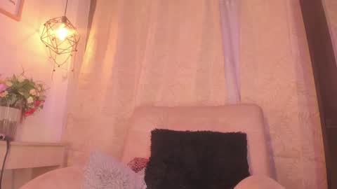 Snapshot of chantall_valkoba chatting on 12.11.24 Chantall online show from 12.11.24