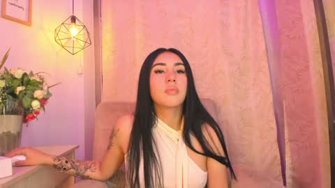 Snapshot of chantall_valkoba chatting on 01.27.25 Chantall online show from 01.27.25