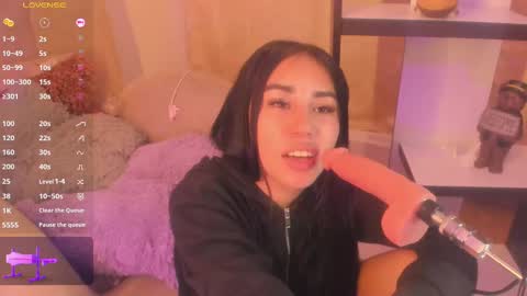Snapshot of chantall_valkoba chatting on 02.13.25 Chantall online show from 02.13.25