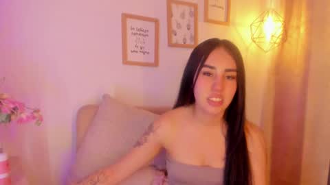 Snapshot of chantall_valkoba chatting on 02.16.25 Chantall online show from 02.16.25