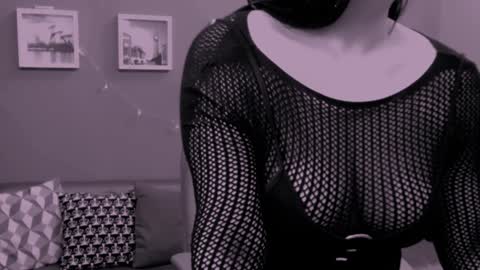 Snapshot of chantallovely chatting on 12.14.24 The Queen online show from 12.14.24