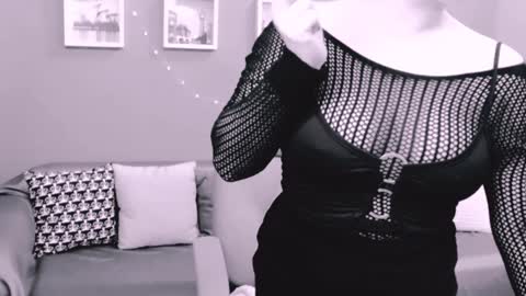 Snapshot of chantallovely chatting on 01.25.25 The Queen online show from 01.25.25