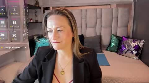 Charlot milf online show from 10.14.25