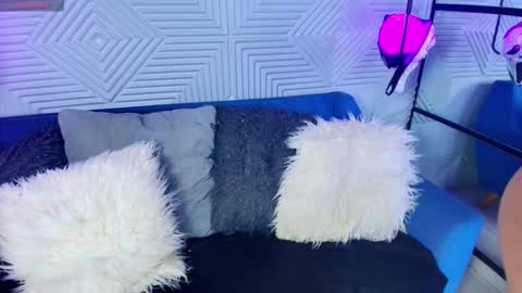 Snapshot of charlotte_2015 chatting on 10.23.25 ambar online show from 10.23.25