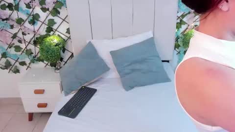 Charlotte Blossom online show from 12.01.25