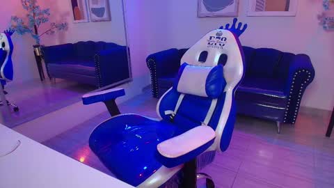 Snapshot of charlotte_etthan chatting on 02.22.25 Charlotte online show from 02.22.25