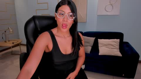 Snapshot of charlottecox_ chatting on 12.21.24 Charlotte online show from 12.21.24
