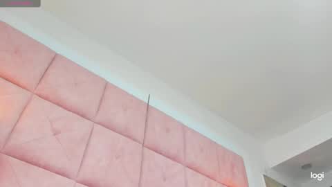 Snapshot of charlottee17 chatting on 03.11.25 ANDRE online show from 03.11.25