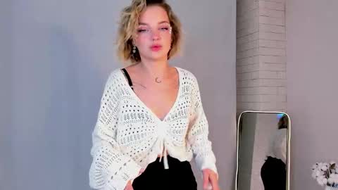 Snapshot of charmaineterrill chatting on 10.03.25 Maya online show from 10.03.25