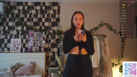 Snapshot of charming_daisy chatting on 09.18.25 my fansly Charming daisy My Wishlist for new toys online show from 09.18.25