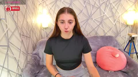 Snapshot of charming_lia chatting on 09.30.25 CharmingLIA online show from 09.30.25