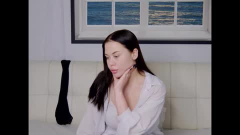 charming_lolla online show from 10.03.25