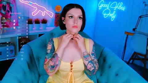 Snapshot of chaturkaterina chatting on 09.17.25 Miss Harmony online show from 09.17.25