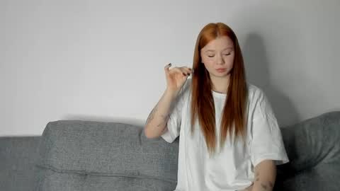 Snapshot of chaturrbaby chatting on 02.11.25 Em online show from 02.11.25