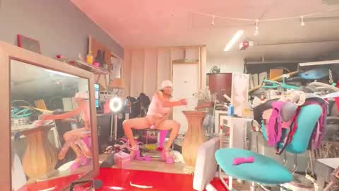 Snapshot of chavezechavez4207 chatting on 10.07.25 MasterPRO online show from 10.07.25