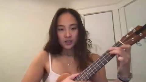 Snapshot of chellybear101 chatting on 01.19.25 chellybear101 online show from 01.19.25