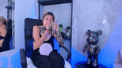 Snapshot of chelseadalea chatting on 01.28.25 Chelsea online show from 01.28.25