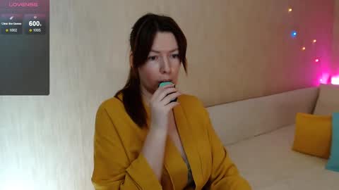 Snapshot of chelsey_rayne chatting on 03.11.25 Instagram faroffland online show from 03.11.25