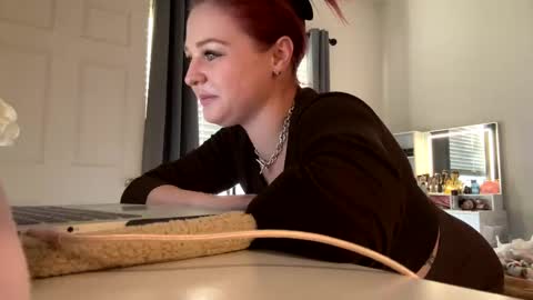 Snapshot of cherrybaby690 chatting on 02.19.25 cherrybaby690 online show from 02.19.25