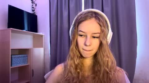 Evie online show from 10.17.25