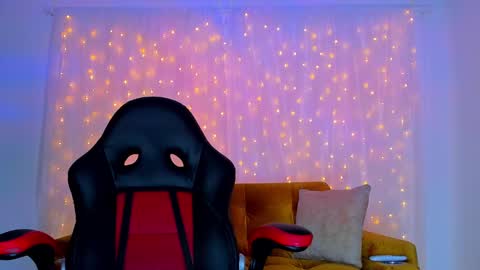 Snapshot of cherylbutler chatting on 12.14.24 Cheryl online show from 12.14.24