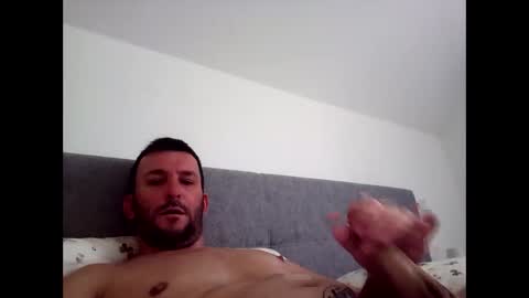 Snapshot of chillibodega chatting on 11.11.25 chris online show from 11.11.25