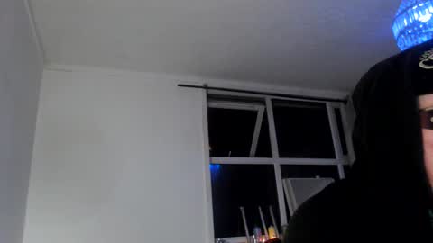 Snapshot of chinomanelli chatting on 10.30.25 chinomanelli online show from 10.30.25