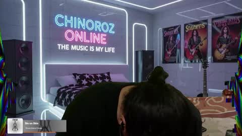 Snapshot of chinoroz chatting on 09.21.25 Enrique online show from 09.21.25