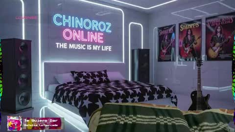 Snapshot of chinoroz chatting on 10.06.25 Enrique online show from 10.06.25