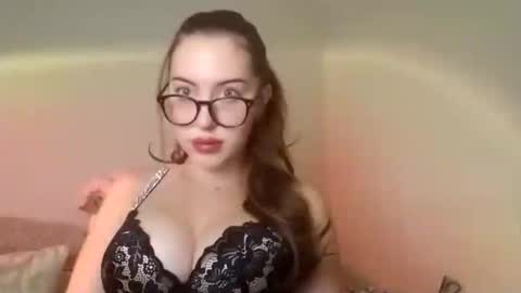 Snapshot of chitos_89 chatting on 10.29.25 chitos_89 online show from 10.29.25