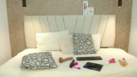 Snapshot of chloe_brownn1 chatting on 01.22.25 Abby 19 years online show from 01.22.25