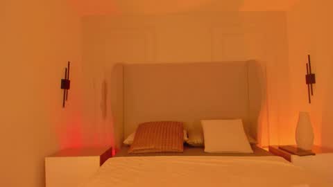 Chloe online show from 11.22.25